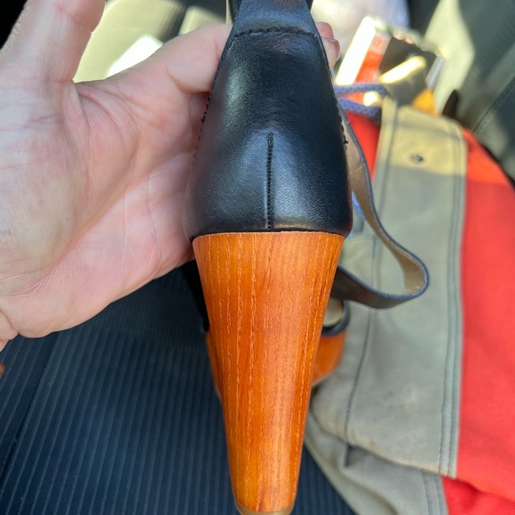 Lucky Brand Lyndell Black Leather Wedges SIZE 8 - Picture 9 of 12